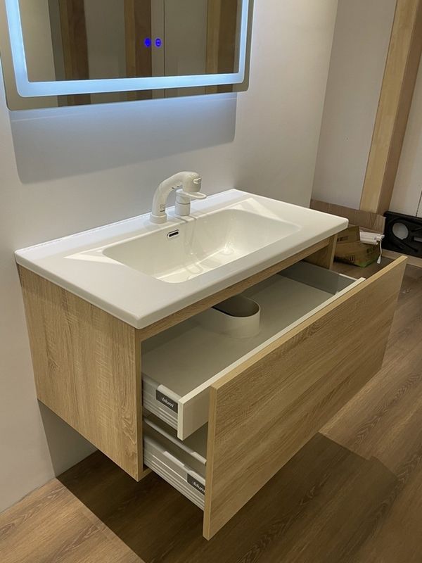 ユーロスタイル モダンデザイン ミラーキャビネット 浴室 バニティ ミラーキャビネット MR-MDF