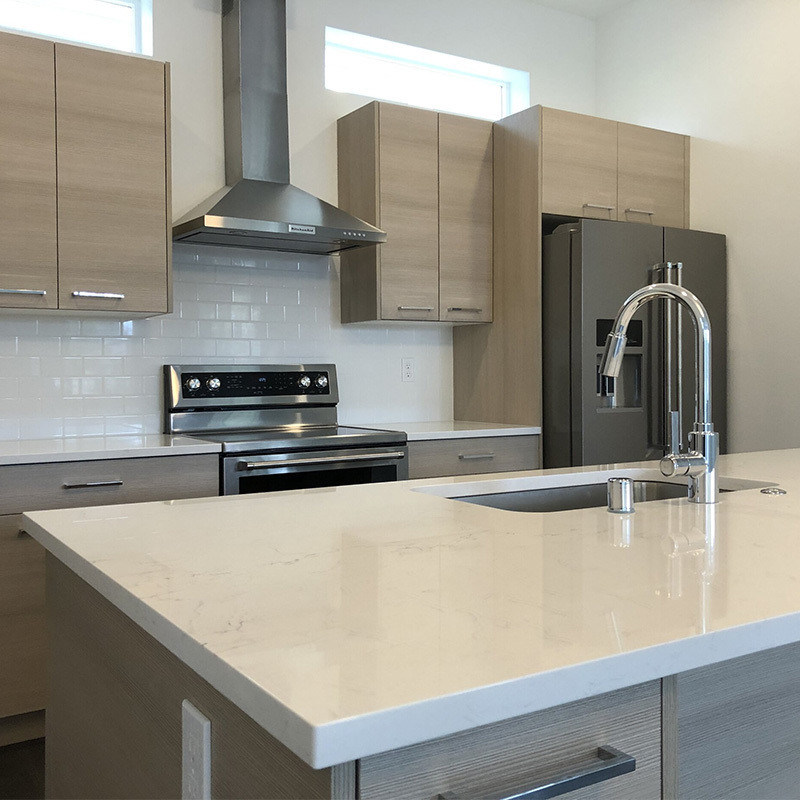 耐水性 耐久性 現代の豪華住宅用 カスタマイズされたフェニールカラー キッチンキャビネット