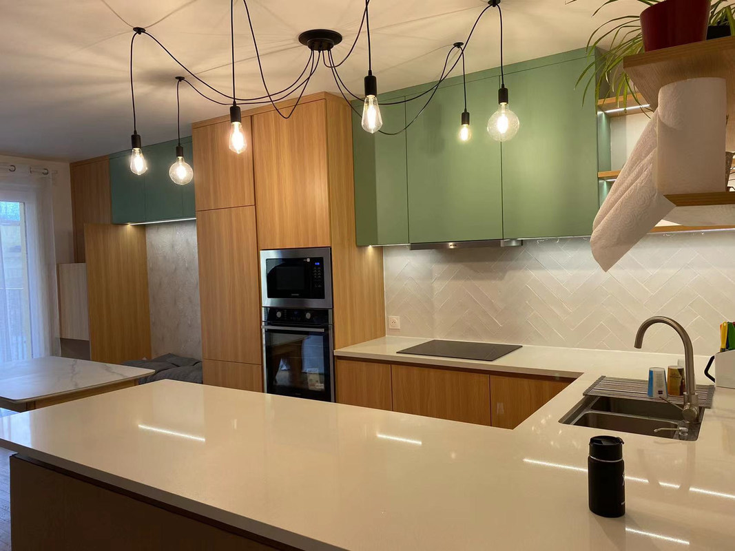 スリランカで メラミンの板とブルームハードウェアを備えた手頃な価格のモジュール式キッチンキャビネット